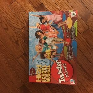 BEST GAME Ever!!!HS Musical 2 Twister game
